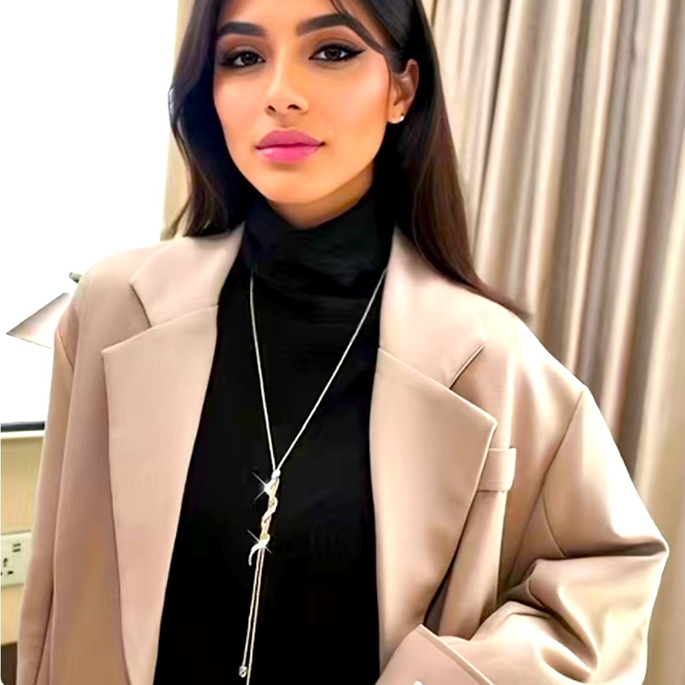 Gold Chain With Wrap around Gold Rhinestones snake 🐍